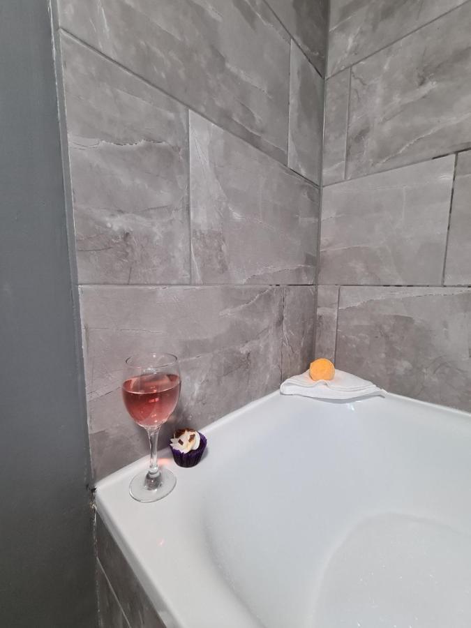 Coopers, Ground Floor Apartment With 2 Bedrooms And 2 Bathrooms Within A Georgian Listed Building Burton-upon-Trent Екстер'єр фото