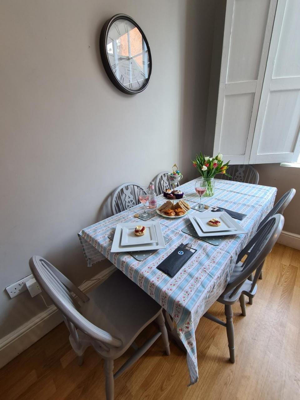 Coopers, Ground Floor Apartment With 2 Bedrooms And 2 Bathrooms Within A Georgian Listed Building Burton-upon-Trent Екстер'єр фото