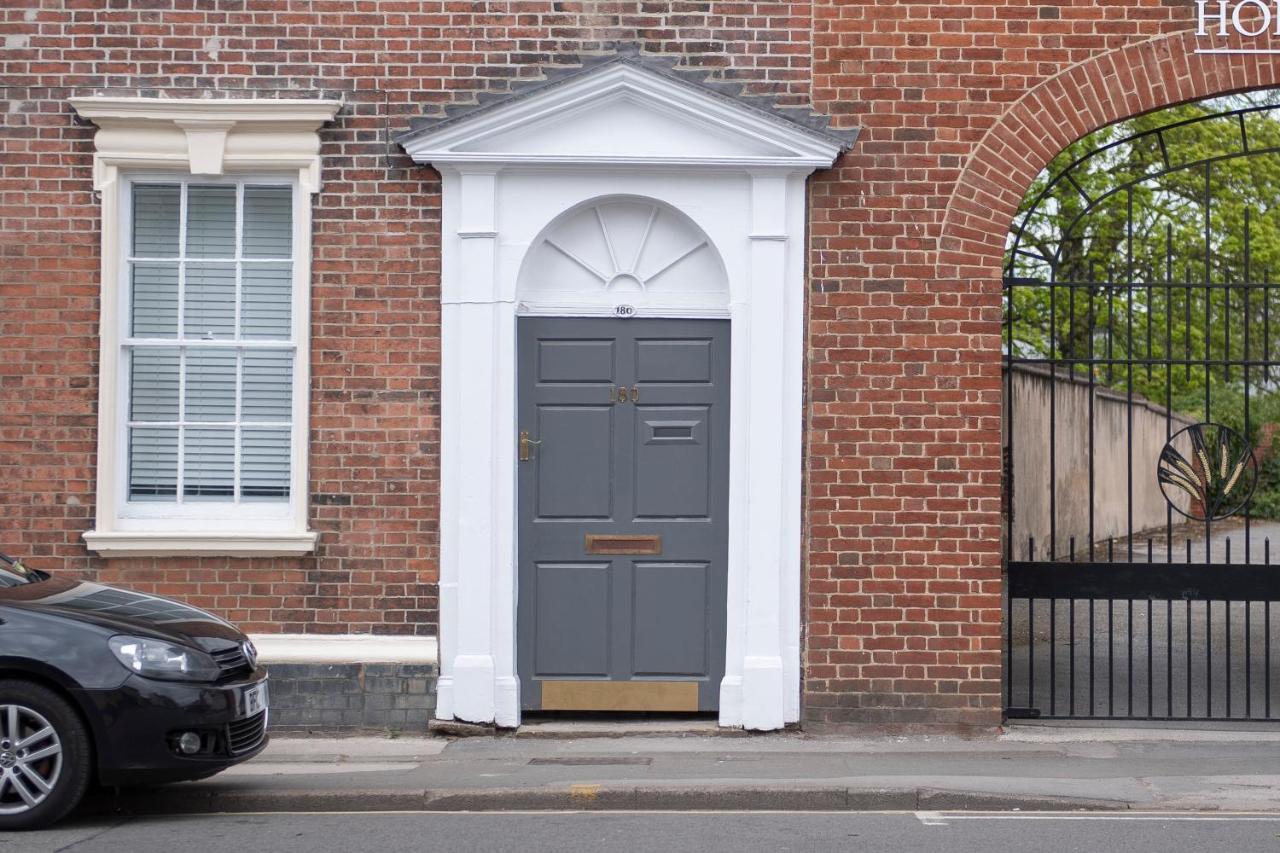 Coopers, Ground Floor Apartment With 2 Bedrooms And 2 Bathrooms Within A Georgian Listed Building Burton-upon-Trent Екстер'єр фото